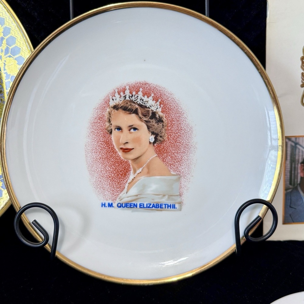 Royal Family Collectibles - 11 Items:Plates, Trinket Dishes,Books, C&D Betrothal - Picture 2 of 16